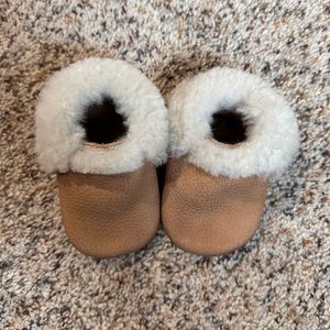Freshly Picked moccasins weathered brown shearling